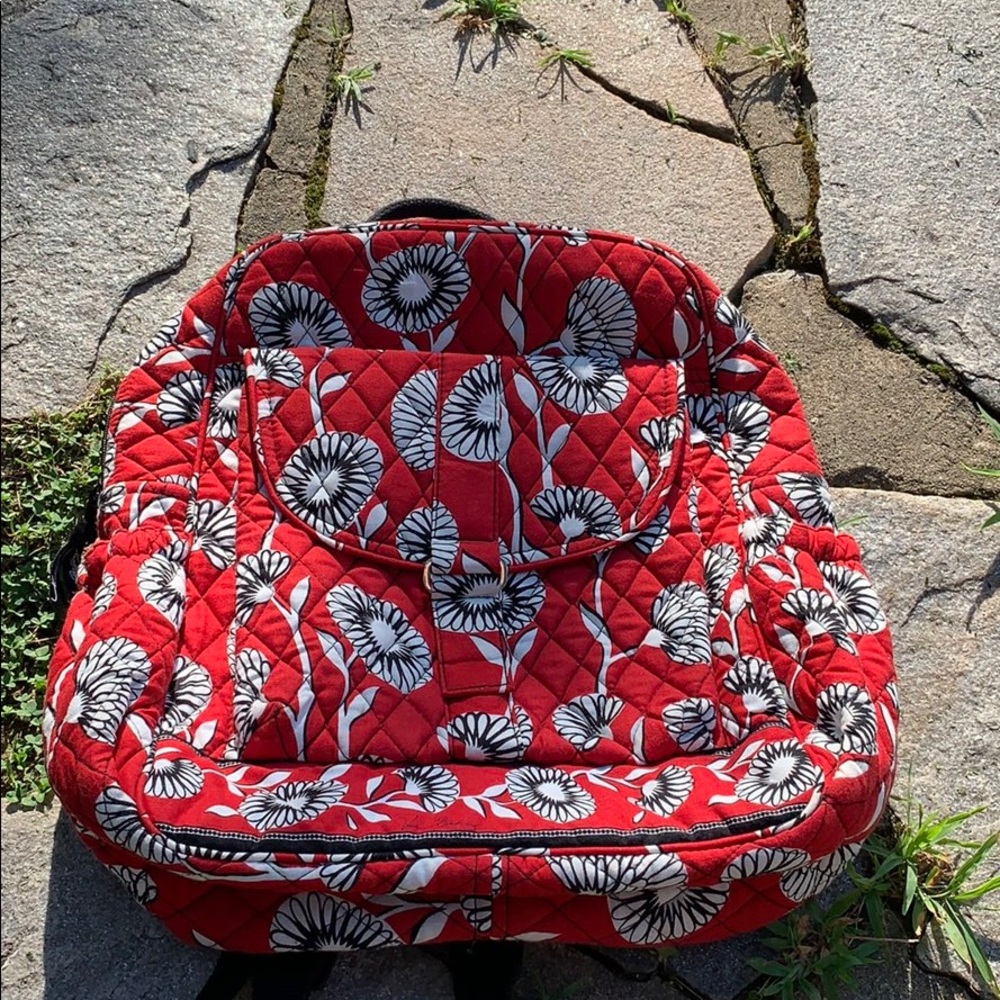 EUC Vera Bradley backpack ❤️🤍🖤